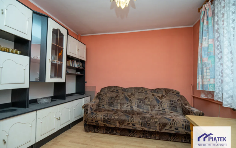 Dom jednorodzinny-trzy niezależne mieszkania-14