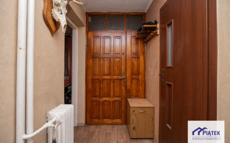 Dom jednorodzinny-trzy niezależne mieszkania-15