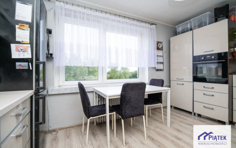 Dom jednorodzinny-trzy niezależne mieszkania-6